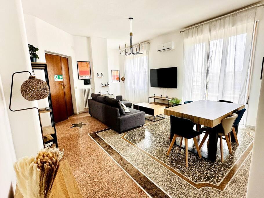 Ferienwohnung Attico Lussuoso Roma Centro Exterior foto